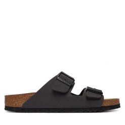 Klapki Birkenstock. Szare klapki damskie Birkenstock, bez wzorów, bez obcasa. Za 399.99 zł.