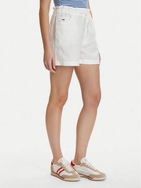 Tommy Jeans Szorty materiałowe DW0DW22227 Biały Regular Fit. Białe szorty damskie Tommy Jeans, s, bez wzorów, z jeansu. Za 265.99 zł.