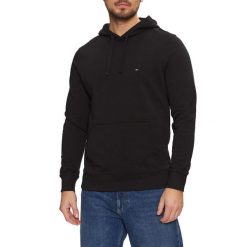 Bluza męska kangurka Tommy Hilfiger FLAG LOGO HOODY BLACK. Czarne bluzy męskie Tommy Hilfiger, l, bez wzorów, bez kaptura. W wyprzedaży za 269.00 zł.