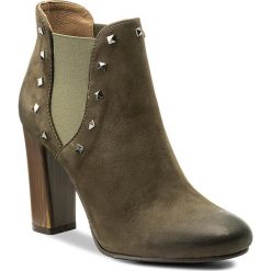 Botki KARINO - 2192/066-P Zielony. Zielone botki damskie Karino, z materiału, bez obcasa, na obcasie. W wyprzedaży za 239.00 zł.