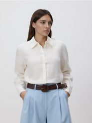 Szorty z plecionym paskiem - jasnoniebieski. Niebieskie szorty damskie Reserved, l, bez wzorów, z tkaniny. Za 129.99 zł.