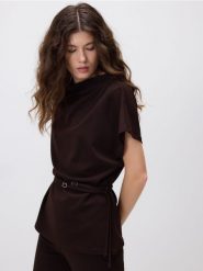 Bluzka z paskiem - ciemnobrązowy. Brązowe bluzki damskie Reserved, l, bez wzorów, z tkaniny, bez kołnierzyka, bez ramiączek. Za 79.99 zł.