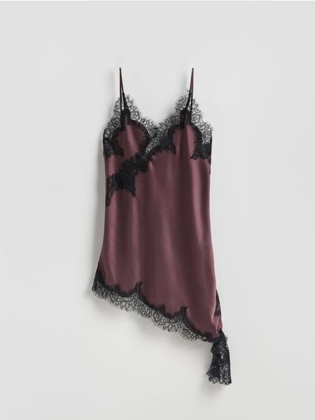 Asymetryczna sukienka mini - burgundowy. Czerwone sukienki damskie Reserved, na co dzień, l, bez wzorów, z tkaniny, z asymetrycznym kołnierzem, bez ramiączek, mini, asymetryczne. Za 179.99 zł.