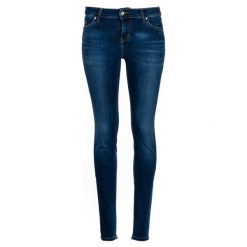 Mustang Jeansy Damskie Jasmin Jeggins 31/32 Ciemnoniebieski. Jeansy damskie marki Mustang. W wyprzedaży za 315.00 zł.