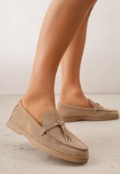 Ciemnobeżowe Lekkie Mokasyny VICES z Metalowymi Ozdobami i Skórzaną Wkladką Adrialee. Brązowe mokasyny damskie Born2be, z materiału, klasyczne. Za 89.99 zł.