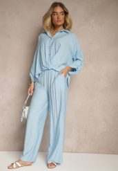 Jasnoniebieski Komplet z Wiskozy w Stylu Oversize Szerokie Spodnie i Luźna Koszula na Guziki Natinne. Niebieskie koszule damskie Renee, bez wzorów, z wiskozy. Za 129.99 zł.