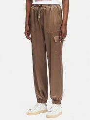 Guess Spodnie materiałowe W5GB08 WG7C0 Brązowy Slim Fit. Brązowe spodnie materiałowe damskie Guess, l, z aplikacjami, z materiału. Za 614.99 zł.