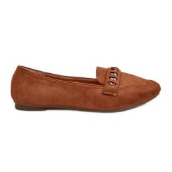 Błyszczące Mokasyny Damskie Z Łańcuchem Camel Aredilla brązowe. Brązowe mokasyny damskie eleganckie. Za 89.25 zł.