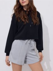 Szorty z modalem - jasnoszary. Szare szorty damskie Reserved, l, bez wzorów, z dzianiny. Za 79.99 zł.