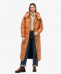 Długi płaszcz pikowany z ripstopu. Brązowe płaszcze damskie Superdry., l, bez wzorów, eleganckie, długie, bez kaptura. Za 545.50 zł.