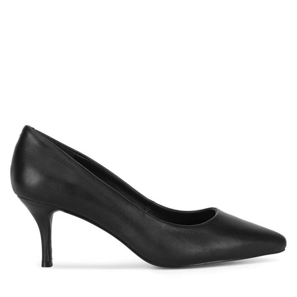 Czółenka Lasocki. Czarne czółenka damskie Lasocki, bez wzorów, bez obcasa, bez zapięcia. Za 219.99 zł.