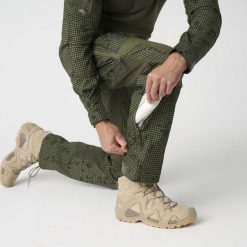 Helikon-Tex Spodnie MCDU - ERDL/Olive Green. Zielone spodnie sportowe męskie HELIKON-TEX, m, bez wzorów. Za 268.41 zł.
