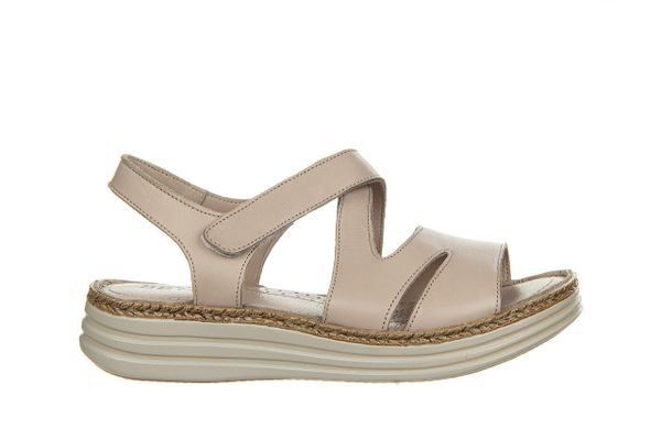 Sandały Bayla-161 022 02 8663 Stone 161426, Szary, Skóra naturalna - 37. Szare sandały damskie Bayla, bez wzorów, z materiału, bez obcasa, na koturnie, bez zapięcia. W wyprzedaży za 134.10 zł.