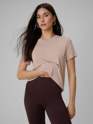 4F T-shirt regular gładki damski - beżowy S. Brązowe t-shirty damskie 4f, s, bez wzorów, z dzianiny, bez kołnierzyka. Za 79.99 zł.