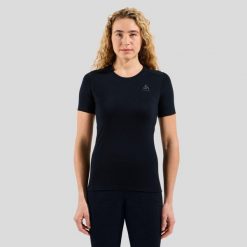 Koszulka termoaktywna damska Odlo Merino 200 BL Top Crew Neck SS. Czarne bielizna termoaktywna damska Odlo, bez wzorów, bez ramiączek. Za 399.99 zł.