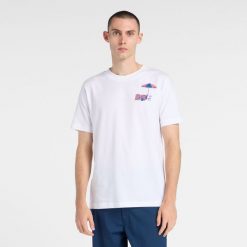 Koszulka męska New Balance MT61T2QHWT – biała. Białe koszulki sportowe męskie New Balance, m, z aplikacjami, z bawełny, bez kołnierzyka, bez ramiączek. Za 109.99 zł.