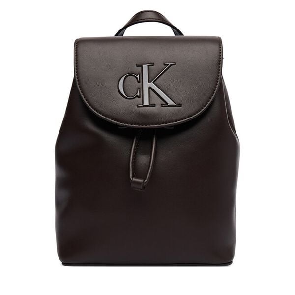 Plecak Calvin Klein. Brązowe plecaki damskie Calvin Klein, bez wzorów. Za 489.99 zł.