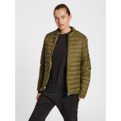 Damska kurtka puchowa Hummel Red. Zielone kurtki damskie Hummel, xl, bez wzorów, z materiału, bez kaptura. Za 247.30 zł.