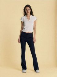 Spodnie pique flare - wielobarwny. Spodnie materiałowe damskie Sinsay, l, bez wzorów. Za 49.99 zł.