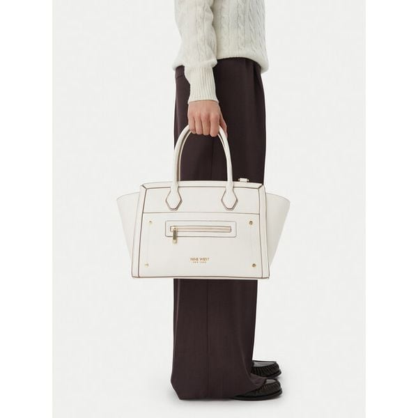 Torebka Nine West. Białe torebki do ręki damskie Nine West, bez wzorów, klasyczne, bez dodatków. Za 249.99 zł.