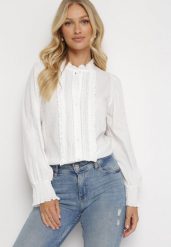 Biała Koszula z Koronką Laurenetta. Białe bluzki damskie Born2be, s, bez wzorów, z koronki, bez kołnierzyka, bez ramiączek. Za 84.99 zł.