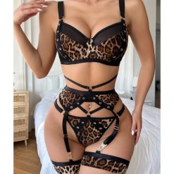 Biustonosz push-up z regulowanymi ramiączkami komplet elegancki Nancee. Biustonosze Intica, z aplikacjami, z materiału. Za 139.00 zł.