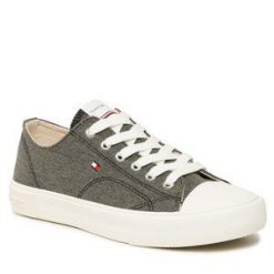 Trampki Tommy Hilfiger. Czarne półbuty chłopięce Tommy Hilfiger, bez wzorów, bez zapięcia. Za 219.99 zł.