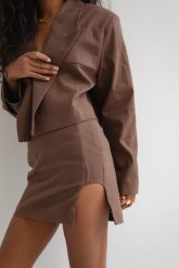 Mini spódniczka z lnem w kolorze BROWN - SOFIA. Brązowe spódnice damskie Marsala, s, bez wzorów, z bawełny, klasyczne, z podwyższonym stanem, mini, dopasowane. Za 149.90 zł.