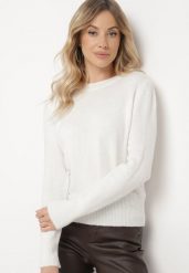 Jasnobeżowy Sweter o Klasycznym Kroju Vitilia. Brązowe swetry damskie Born2be, m, bez wzorów, z jeansu, biznesowe, bez kołnierzyka, bez ramiączek, długie, bez kaptura. Za 89.99 zł.