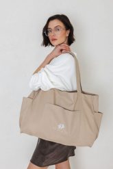 TORBA KAREN BEŻOWA One size - Flawless. Brązowe torebki shopper damskie Flawless, bez wzorów, z bawełny, na ramię, z nadrukiem, bez dodatków. Za 179.00 zł.