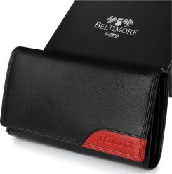 Beltimore Damski skórzany portfel duży poziomy na suwak RFiD czarny BELTIMORE 042. Czarne portfele damskie Beltimore, bez wzorów. Za 71.49 zł.