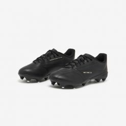 Buty piłkarskie Kipsta 100 SG. Czarne buty sportowe męskie KIPSTA, bez zapięcia, do piłki nożnej. Za 109.99 zł.