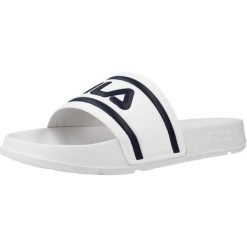 Klapki Fila Model Morro Bay Slipper Kolor Biały. Białe klapki damskie Fila, z materiału. W wyprzedaży za 94.25 zł.