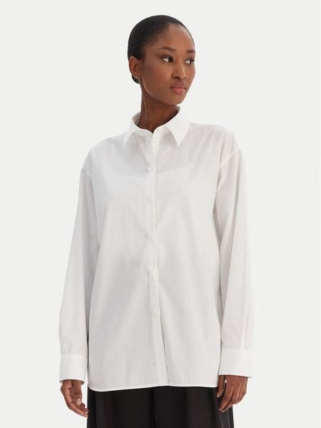 Calvin Klein Jeans Koszula Aop Logo Perfect LV044D167G Biały Regular Fit. Białe bluzki damskie Calvin Klein Jeans, s, bez wzorów, z bawełny, bez kołnierzyka, bez ramiączek. Za 559.99 zł.