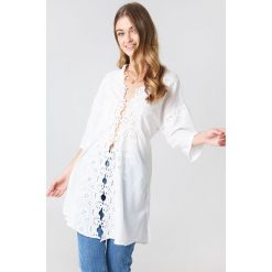 Free People Rozpinana koszula To The Moon - White. Białe koszule damskie Free People, z haftami. W wyprzedaży za 230.99 zł.