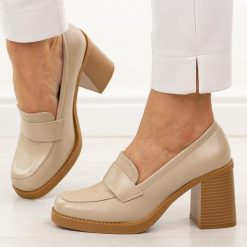 Beżowe mokasyny damskie na słupku Jezzi 2461-5. Brązowe mokasyny damskie Jezzi, z jeansu, biznesowe. Za 189.00 zł.