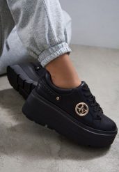Czarne Sneakersy Vices na Platformie Ozdobione Metaliczną Aplikacją Tatellia. Czarne obuwie sportowe damskie Renee, z aplikacjami, z jeansu. Za 139.99 zł.