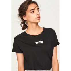 T-shirt z nadrukiem - Czarny. Czarne t-shirty damskie Reserved, z nadrukiem. Za 19.99 zł.
