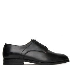 Półbuty Tommy Hilfiger. Czarne eleganckie półbuty Tommy Hilfiger, wizytowe, bez zapięcia. Za 459.99 zł.