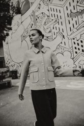 Krótka kurtka szara. Szare kurtki damskie MOODO, l, bez wzorów, z poliesteru, bez kaptura. Za 219.99 zł.