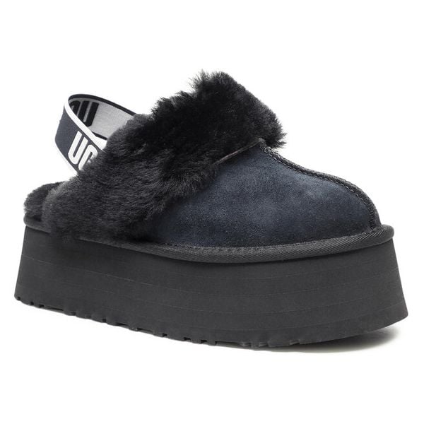 Kapcie Ugg. Czarne kapcie damskie UGG, bez wzorów. Za 589.99 zł.
