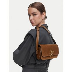 Torebka Tommy Hilfiger. Brązowe listonoszki damskie Tommy Hilfiger, bez wzorów, bez dodatków. Za 849.99 zł.