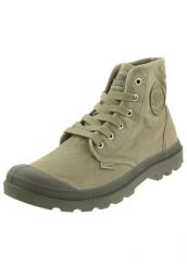 Buty do chodzenia męskie Palladium Pampa HI. Zielone trekkingi męskie Palladium, na zimę, za kostkę, trekkingowe. Za 329.99 zł.