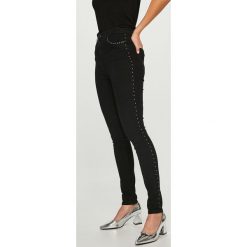 Vero Moda - Jeansy. Jeansy damskie marki Vero Moda. W wyprzedaży za 139.90 zł.
