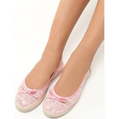 Różowe Espadryle Master Key. Czerwone espadryle damskie Born2be, bez wzorów, z koronki, z okrągłym noskiem, bez obcasa, na płaskiej podeszwie, bez zapięcia. Za 29.99 zł.