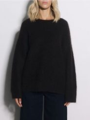 Sweter z moherem - ciemnobrązowy. Brązowe swetry damskie Reserved, l, bez wzorów, z dzianiny, bez kołnierzyka, bez ramiączek, bez kaptura. Za 299.99 zł.