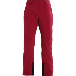 Salomon ICEMANIA Spodnie narciarskie beet red. Spodnie sportowe damskie marki Salomon. W wyprzedaży za 773.10 zł.