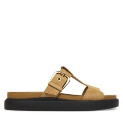 Klapki Clarks. Brązowe klapki damskie Clarks, bez wzorów, bez obcasa. Za 429.99 zł.