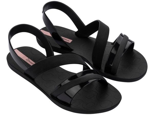Buty sandały damskie Ipanema Vibrant. Czarne sandały damskie Ipanema, bez wzorów, z materiału, bez obcasa, bez zapięcia. Za 139.00 zł.
