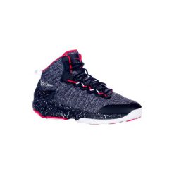Buty do koszykówki Shield 500 dla graczy zawodowych czarno-czerwone. Buty sportowe męskie marki TARMAK. Za 199.99 zł.